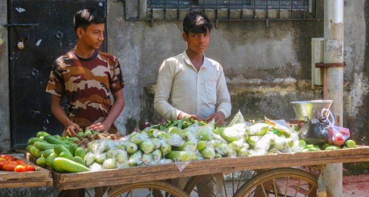 Selling Handmade vs. Mass-Produced Home Decoration