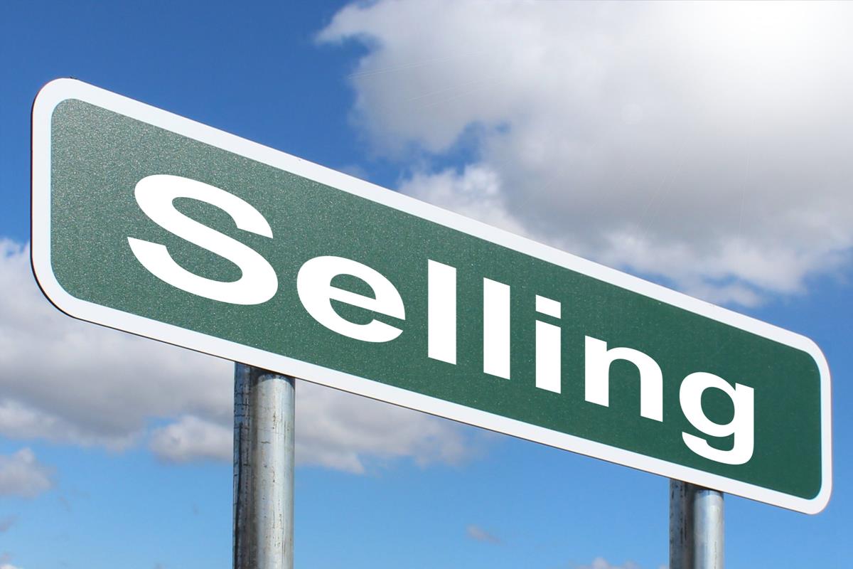 Selling Home Decoration Through E-commerce Stores